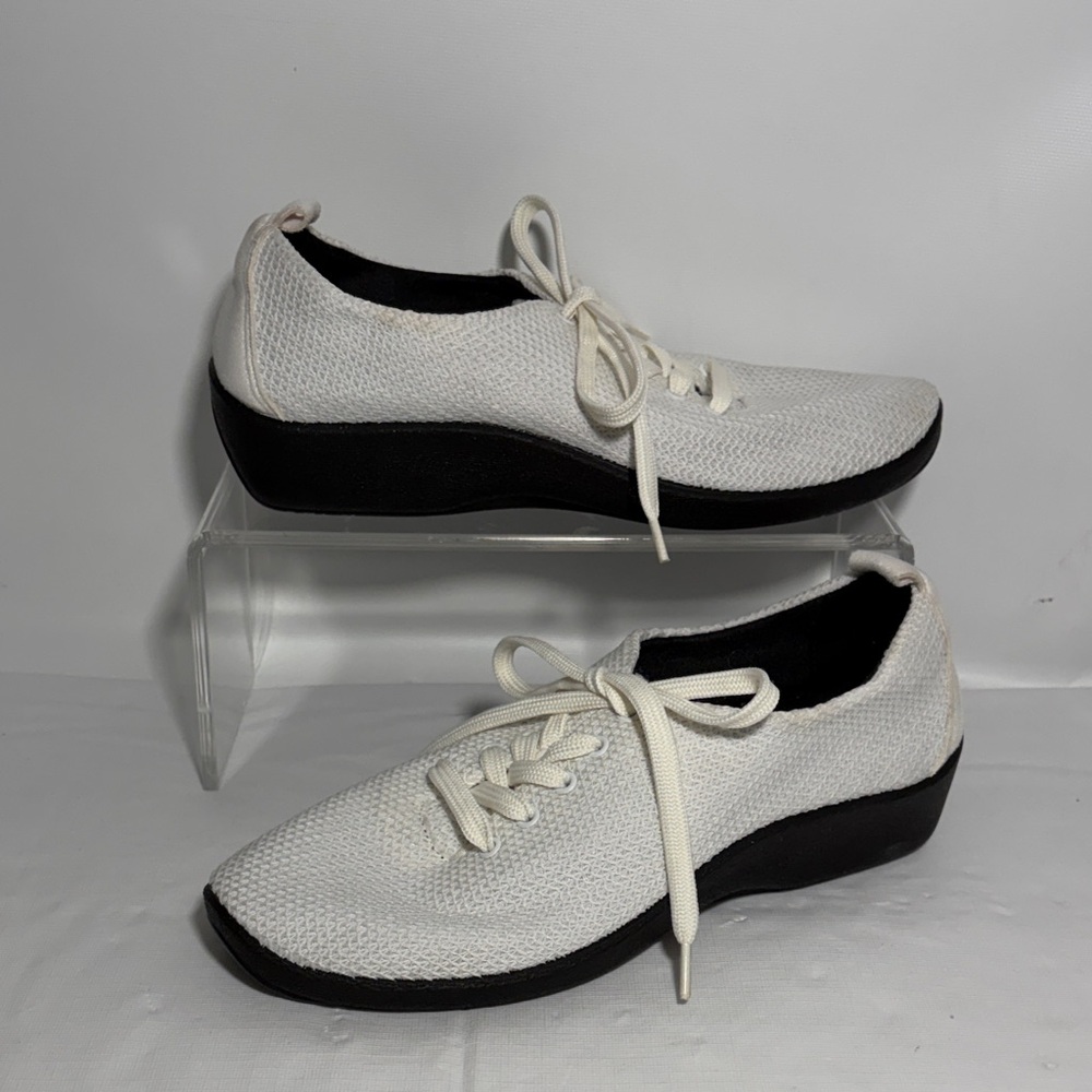 Arcopedico NET3 White and Black Women's Sneakers Knit Shoes Lace Ups Size 40 / 9
